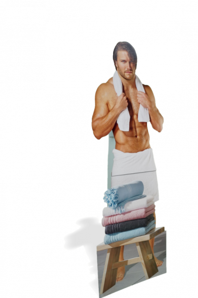 Kartonnen lifesize display van een man met een handdoek