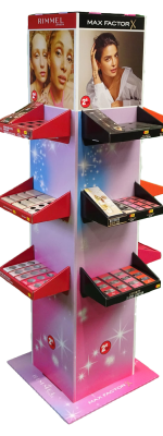 Een kartonnen totemdisplay voor make-up producten van Rimmel en Max Factor X